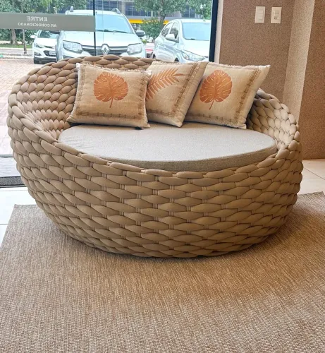 Cama Chaise em tricô náutico, para área externa.