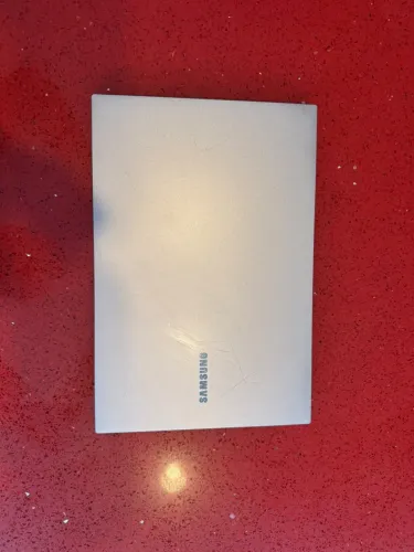Notebook samsung com Intel I3, 8GB de RAM e 1T de armazenamento SSD