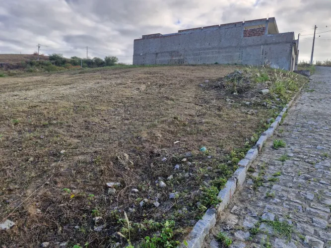 TERRENO/LOTE à Venda, medindo (10 m x 25m)