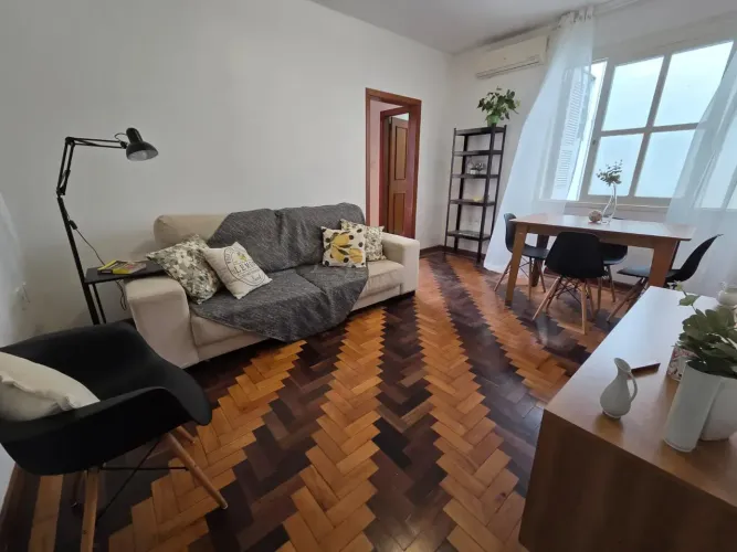 Locação Apartamento mobiliado no Bom fim. Imperdível!