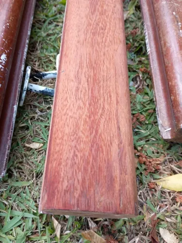 Corrimão de Madeira de Angelim - 2,5 M 