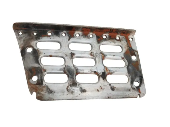 Chapa Pisante Estribo Da Direita Volvo 2021 20360789
