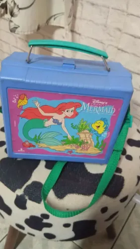 Lancheira antiga pequena sereia