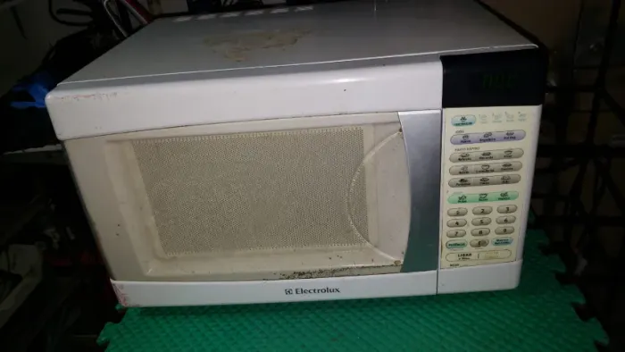 Micro-ondas Electrolux ME28S 28 litros