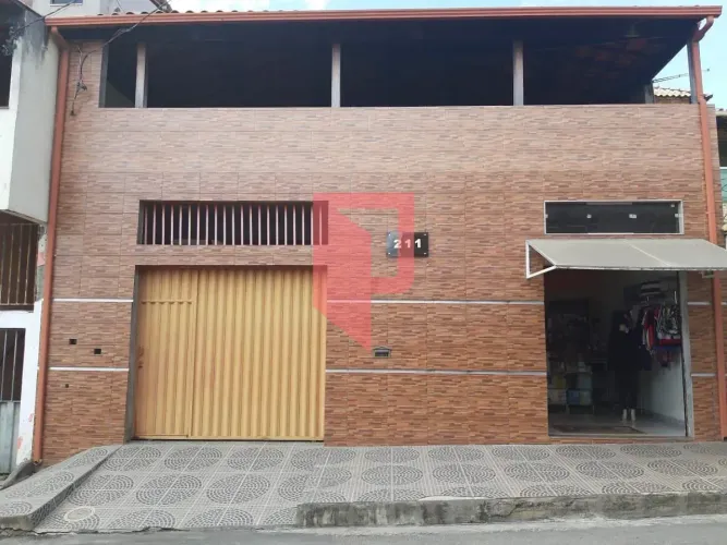 Casa Ampla com Loja Comercial à Venda no Bairro Gávea  Vespasiano/MG, Excelente Localizaçã