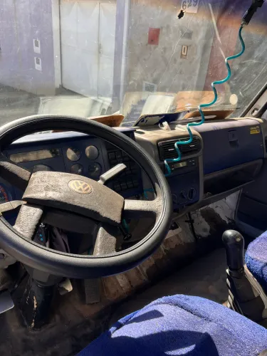     Oportunidade! VW 3/4 Baú 2005 - Capacidade para 8 Toneladas