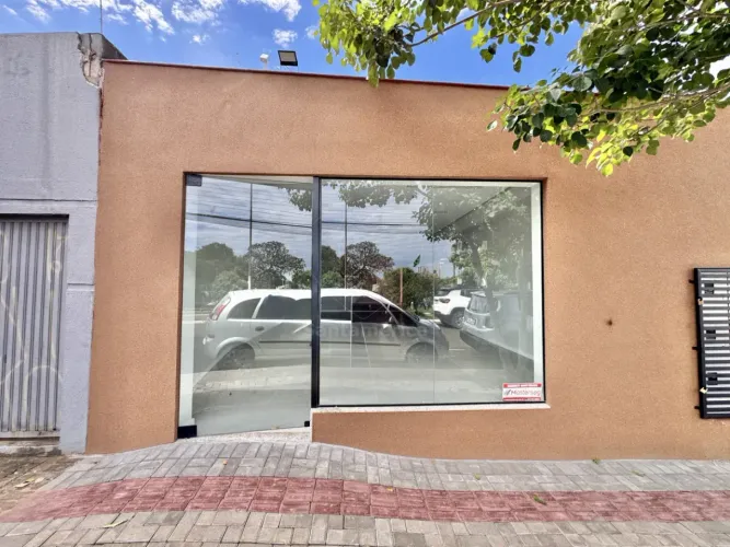 Loja comercial para locação na Rua Paranaguá, com 78,79m²