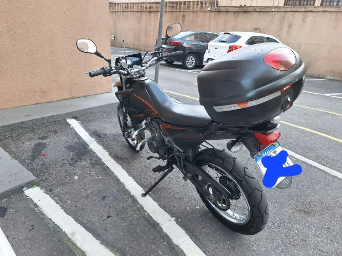 Xtz 125 com km original, moto de segundo dono sem nada pra fazer muito bem cuidada.