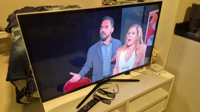 SMART TV Samsung 40" Full HD 3D Série 6 - UN40F6400