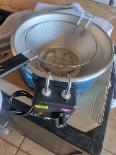 Fritadeira elétrica inox tacho 3L 1600 Watts nova