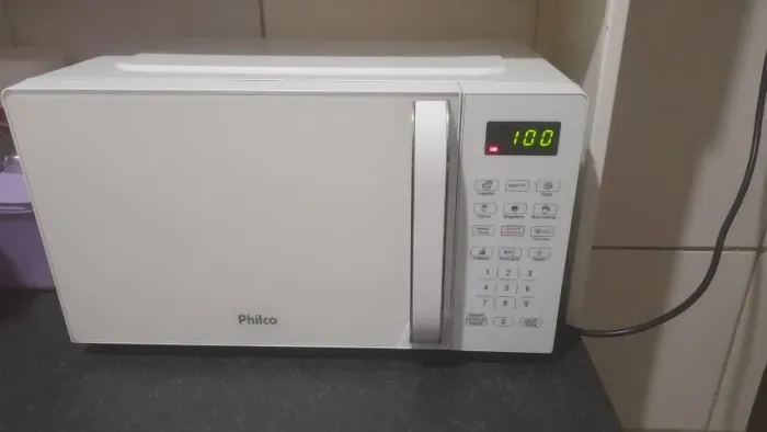 Micro-ondas Philco 20L Multifunções Limpa Fácil PMO23BB Branco