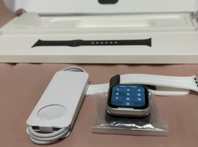 App Apple Watch Series 4 44mm Prata