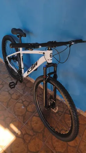 Bicicleta Nova Aro 29 quadro 17 21 marchas Shimano Freio a disco