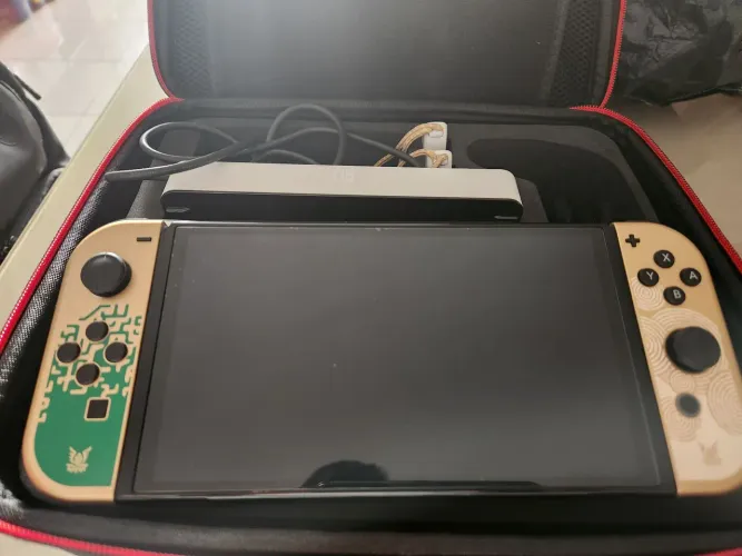 Nintendo Switch OLED edição especial (ZERO)