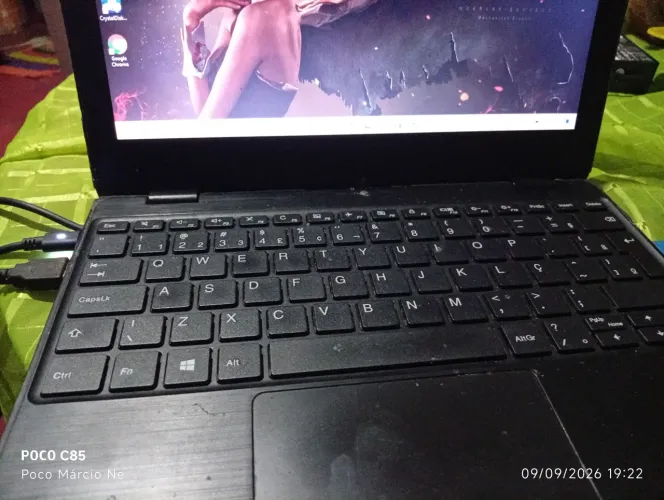 Netbook Lenovo 4 GB de memória e SSD de 120