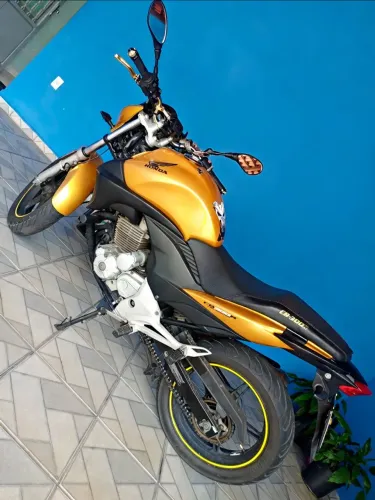 Moto Honda CB300r