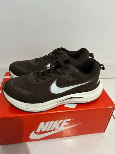 Tênis Nike Marrom