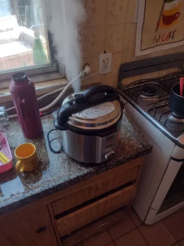 Vendo panela de pressão elétrica faz de tudo