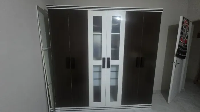 Guarda-Roupa 6 Portas Grande com Espelho Interno e 3 Gavetas - Ótimo Estado
