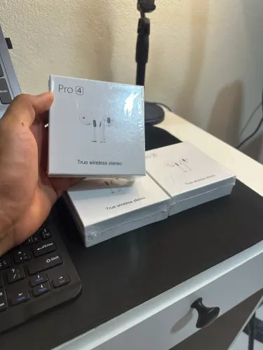 Fone de Ouvido Bluetooth TWS Pro 4 - Últimas Unidades a Preço de Custo!