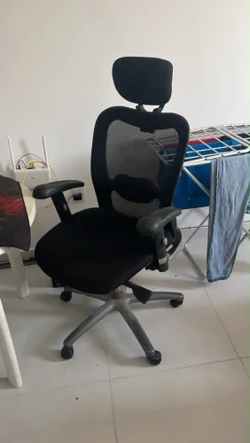 Cadeira poltrona ergonômica usada