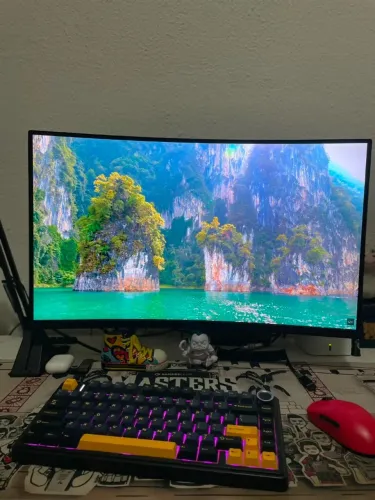 Monitor Gigabyte 27'' GS27FC FHD 180hz + BRAÇO ARTICULADO