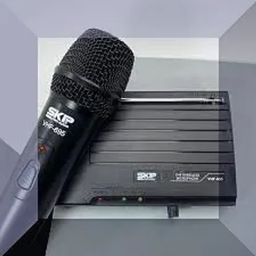 Microfone sem fio VHF 695 com alcance de até 50 metros Ultimas unidades