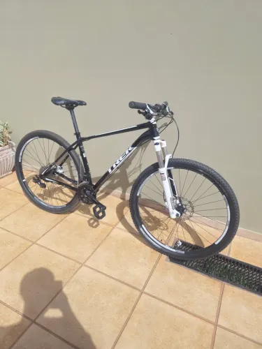 BICICLETA TRECK SUPERFLY ARO 29