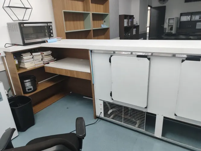Combo refrigerador balcão com móvel caixa, estufa e máquina de frango 220v 
