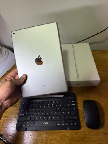 iPad 9 64GB + Pencil + Teclado + Mouse - Zero - Envio OLX Pay - Faço Troca e Parcelo 18