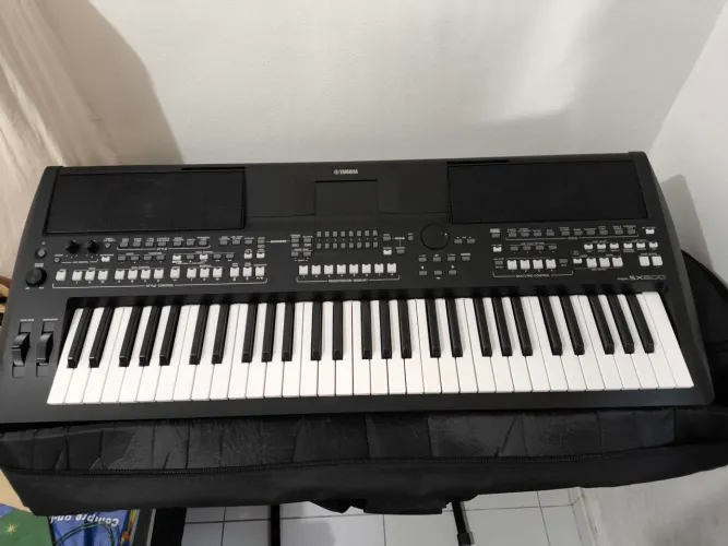Vende-se um teclado Yamaha SX600 