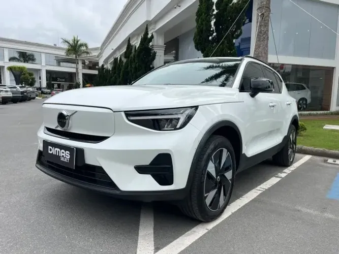 Volvo EX40 Plus P6 (elétrico) 2025