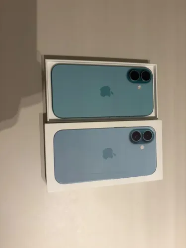 iPhone 16 