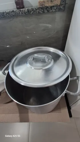CALDEIRÃO, PANELA DE PRESSÃO E JOGO DE  FONDUE.