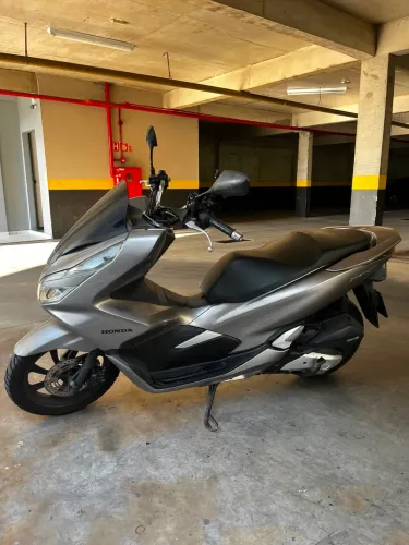 Moto PCX segunda dona
