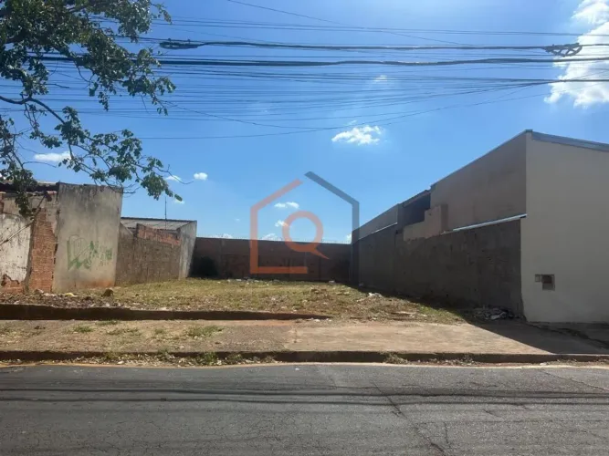 Terreno a Venda no Selmi Dei em Araraquara