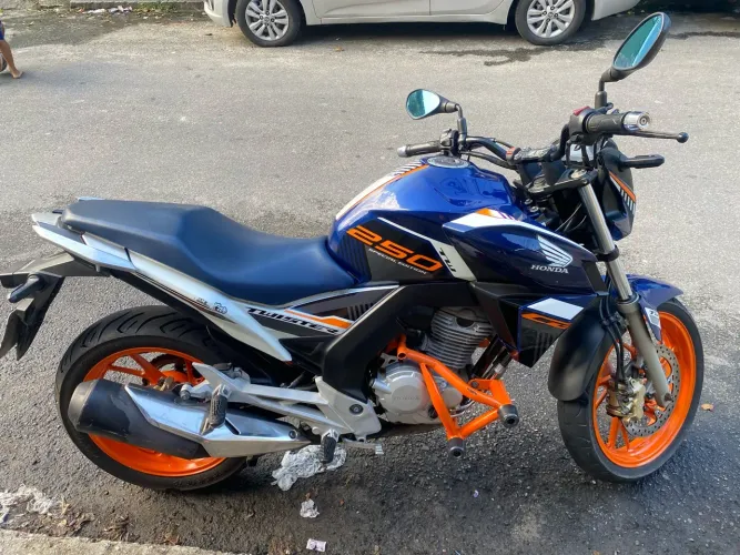 Cb250 twister 2020 edição limitado TROCO