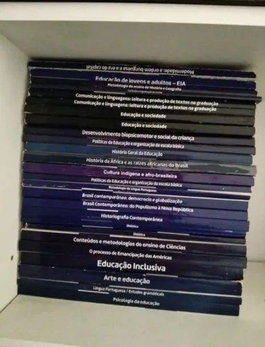 Lote de livros Uniube