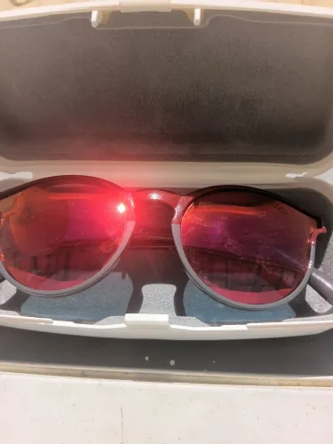 Vendo óculos escuro 
