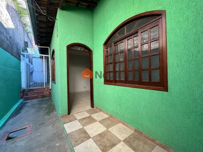 Casa Geminada Coletiva à Venda de 2 Quartos no Bairro Heliópolis - Belo Horizonte MG
