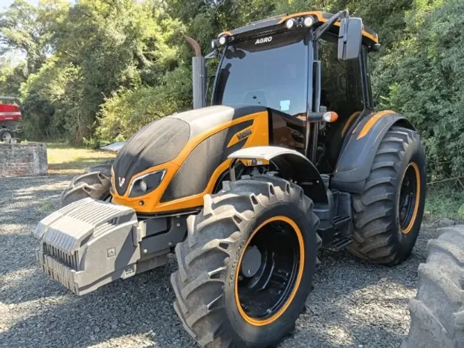 Trator Valtra - A144. Fabricação 2022