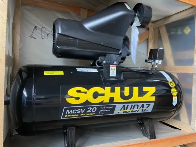 Compressor Ar Schulz Audaz MCSV 20 Pés 200 Litros 5CV - Trifásico 220/380V 20pcm 12bar
