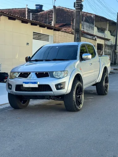 Mitsubishi L200 Triton HPE 3.2 CD TB Int.diesel AUT 2011