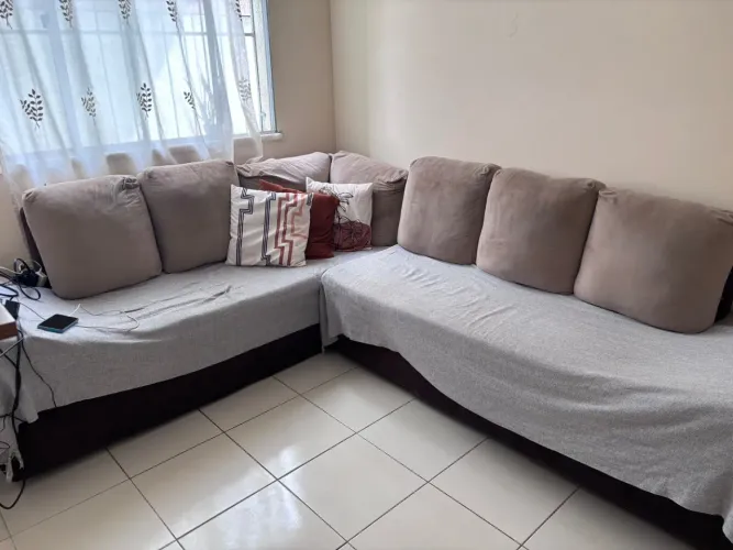 Vendo sofá 7 lugares em L