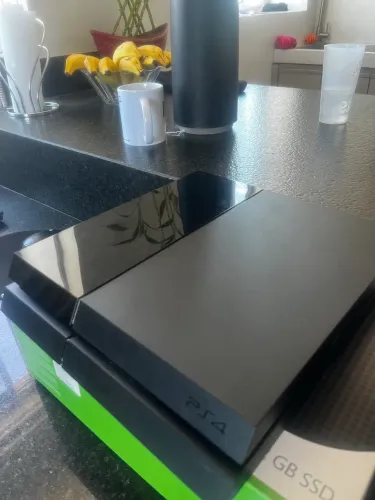 PS4 Fat 1 tb + jogos 