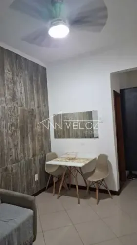 Kitnet/Conjugado - / Residencial / Centro