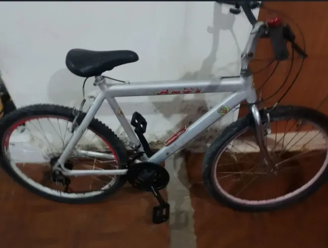 Bicicleta quadro de alumínio aro 26