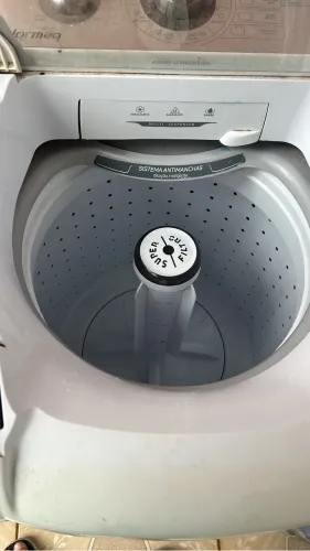Máquina para retirar peças 