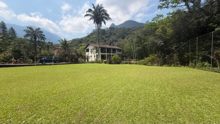 Belissima propriedade com cacchoeira privativa
