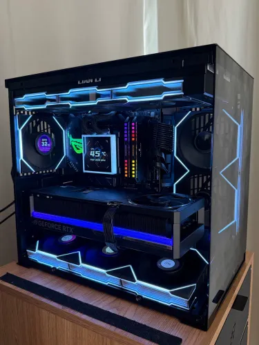 PC Gamer High-End Ryzen 9 9950X3D2 + 5080 ROG Astral